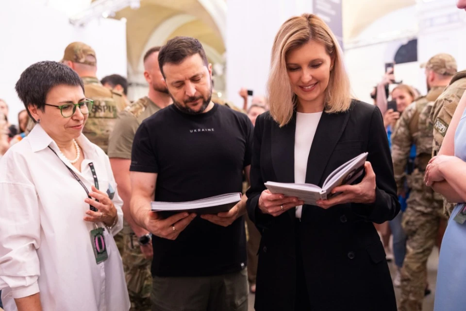 На фото: Володимир та Олена Зеленські на "Книжковому Арсеналі"