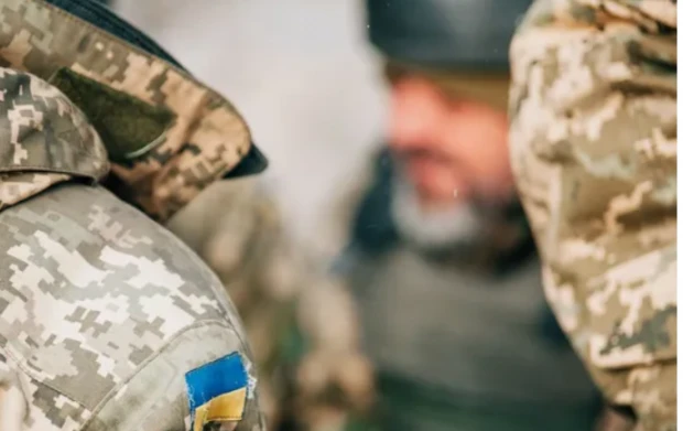 військові