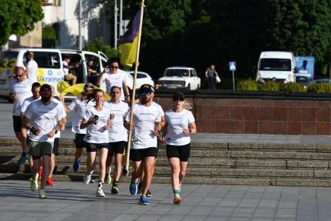 учасники українсько-литовського марафону на підтримку вступу України в НАТО