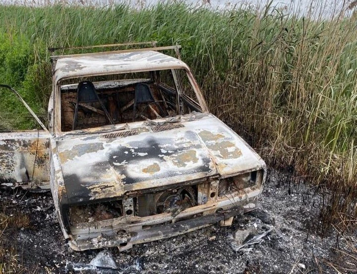 спалена автівка