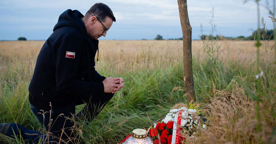 Прем'єр Польщі приїхав в Україну вшанувати жертв Волинської трагедії