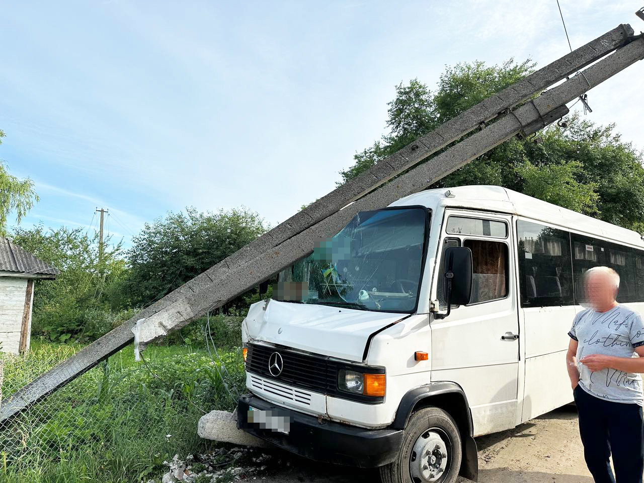 зніс електроопору, поліція