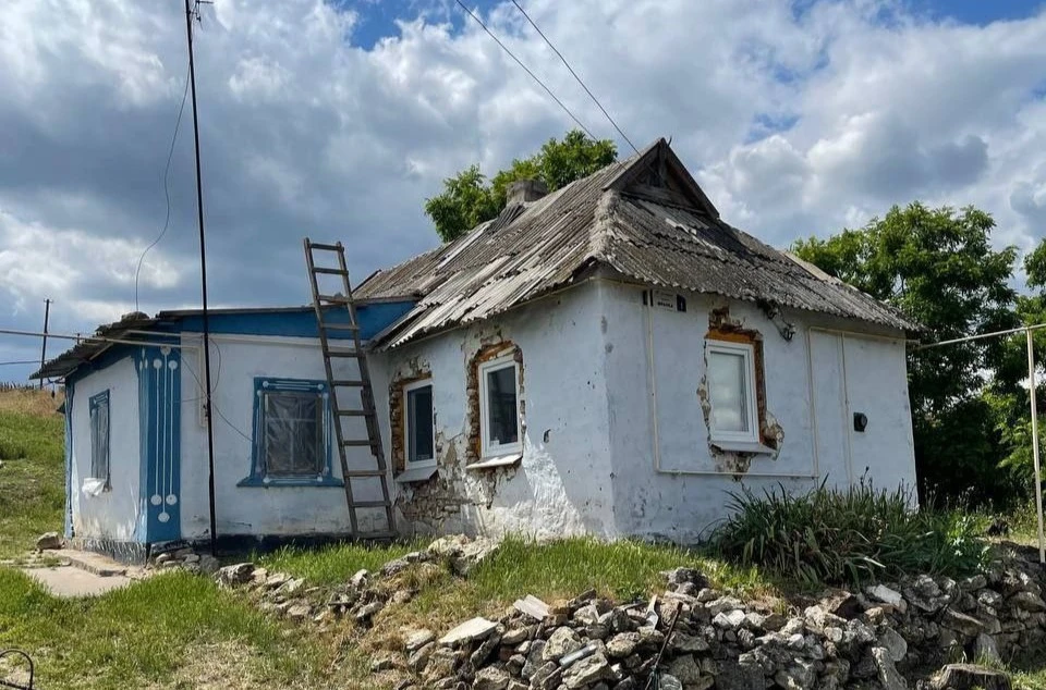 зруйнований будинок