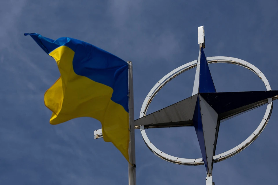 НАТО, державний прапор України