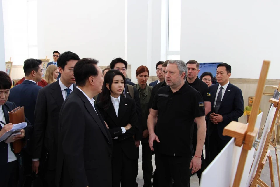 Генпрокурор Андрій Костін з Президентом Південної Кореї Юн Сок Йолю відвідали Б