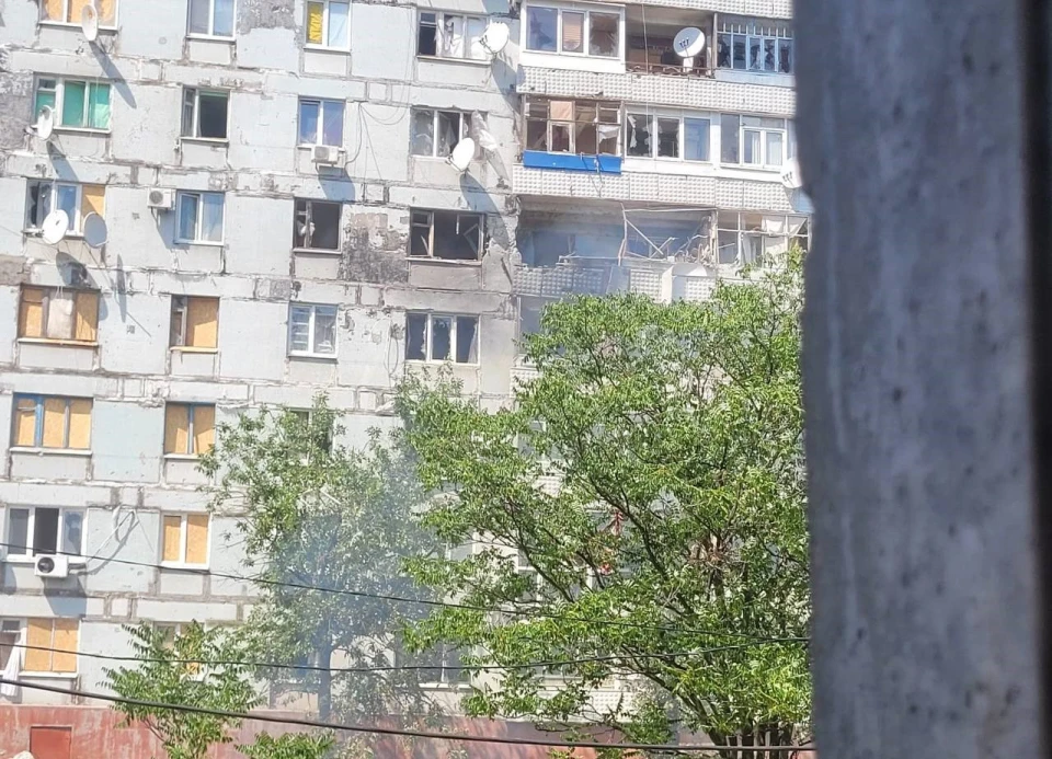 на фото: наслідки російського обстрілу по селищу Степногірське на Запоріжжі