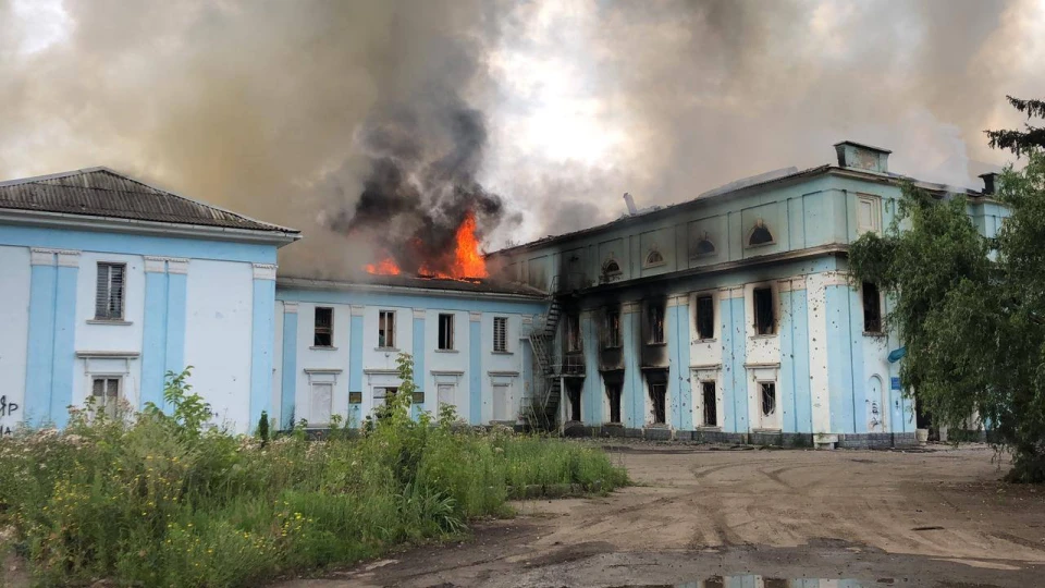 У Часовому Яру росіяни знищили Палац культури