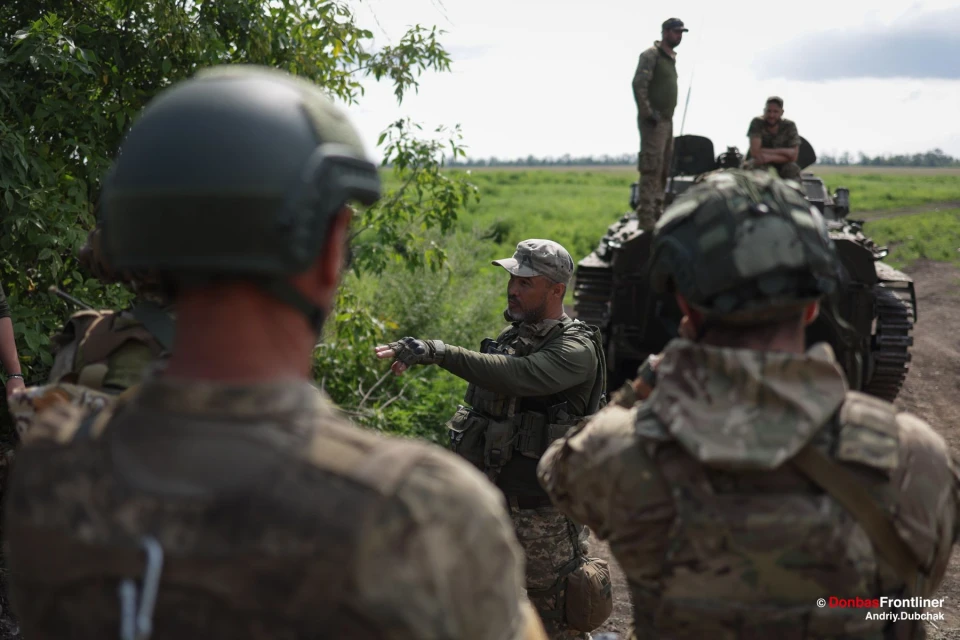 Військові навчання на Донеччині поблизу лінії фронту