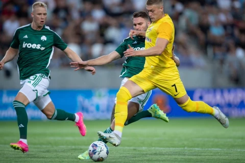 Артем Довбик (праворуч), Дніпро-1 - Панатінаїкос