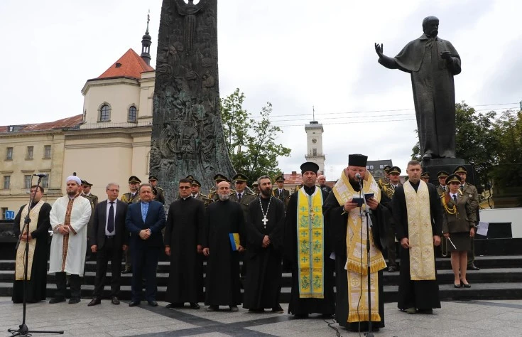 У центрі Львова урочисто відзначили День Державності