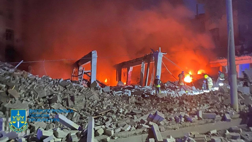 Росіяни вдарили по багатоповерхівці й будівлі СБУ у Дніпрі
