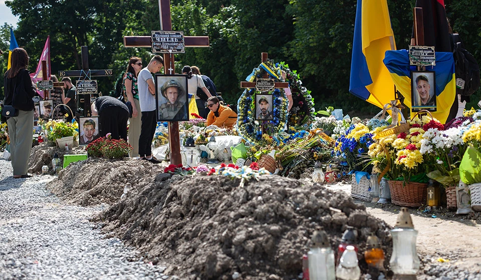шанування пам'яті жертв теракту в Оленівці, Марсове поле