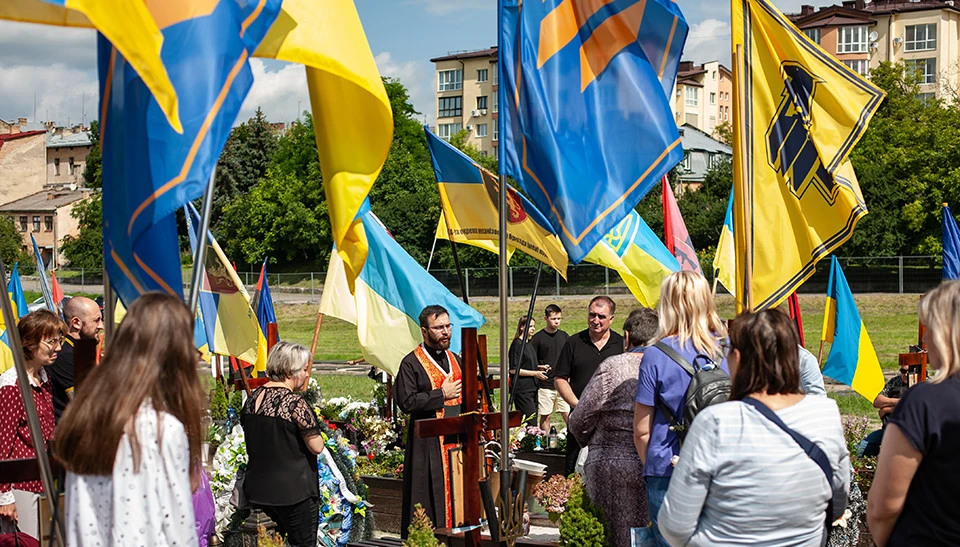 шанування пам'яті жертв теракту в Оленівці, Марсове поле