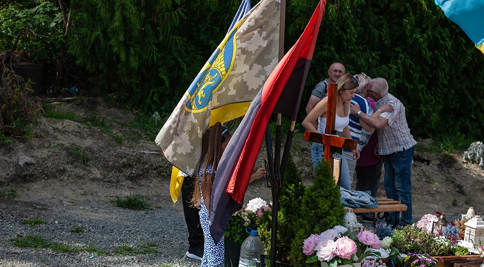 шанування пам'яті жертв теракту в Оленівці, Марсове поле