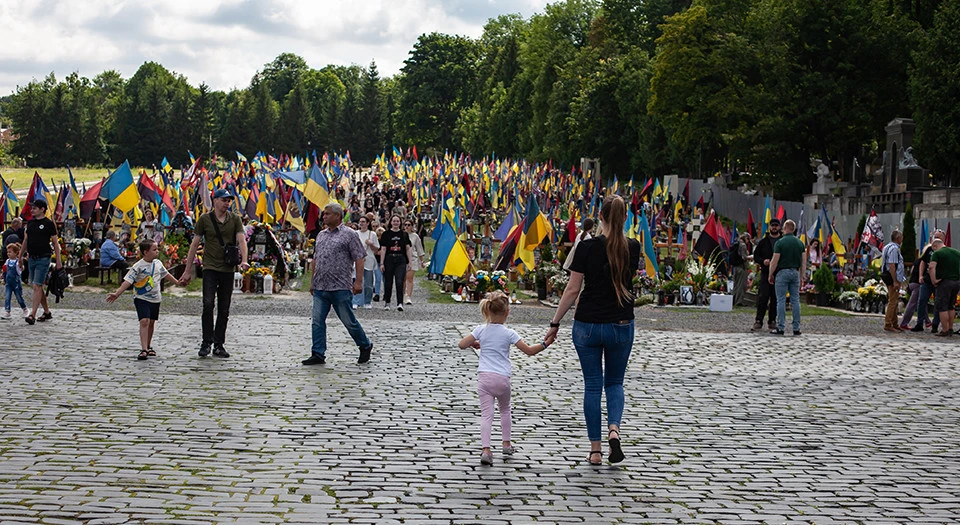 шанування пам'яті жертв теракту в Оленівці, Марсове поле