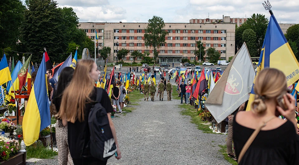 шанування пам'яті жертв теракту в Оленівці, Марсове поле