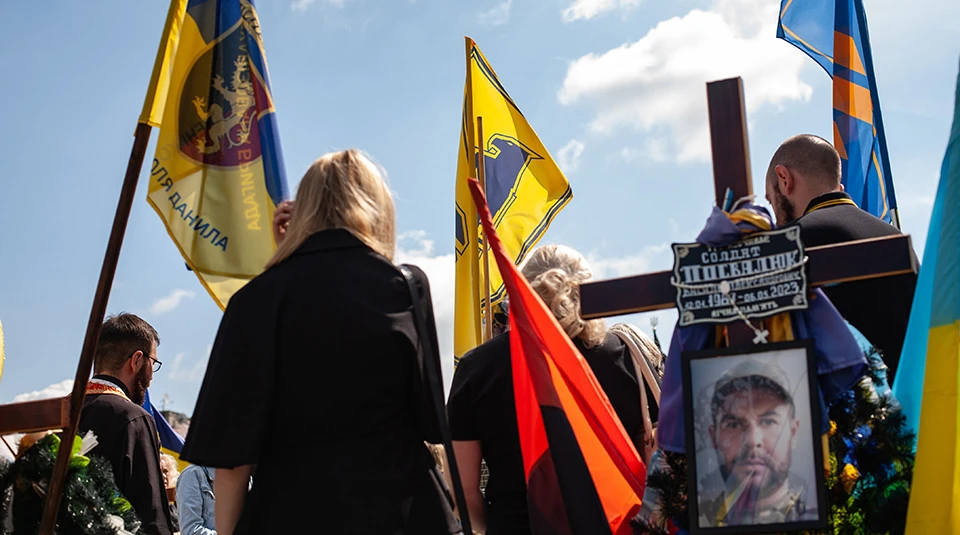 шанування пам'яті жертв теракту в Оленівці, Марсове поле