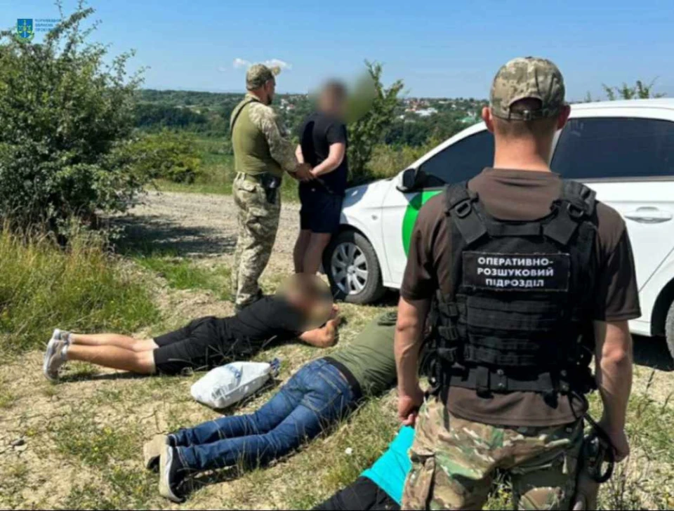 схема виїзду ухилянтів за кордон, затримання