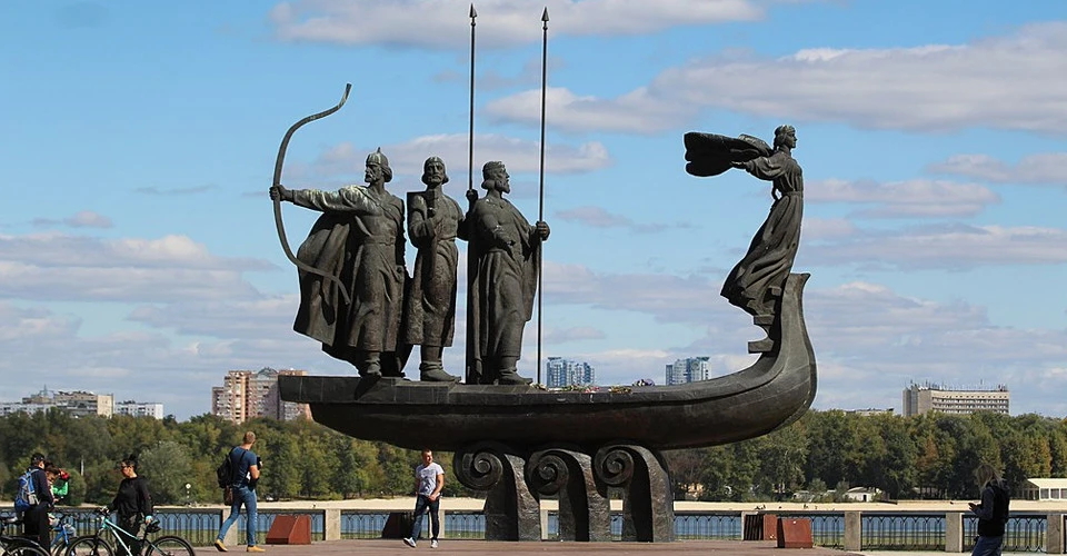 Пам'ятний знак на честь заснування міста Києва