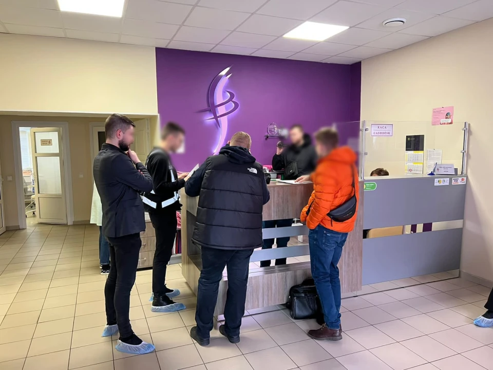 В Україні правоохоронці викрили схему торгівлі новонародженими дітьми