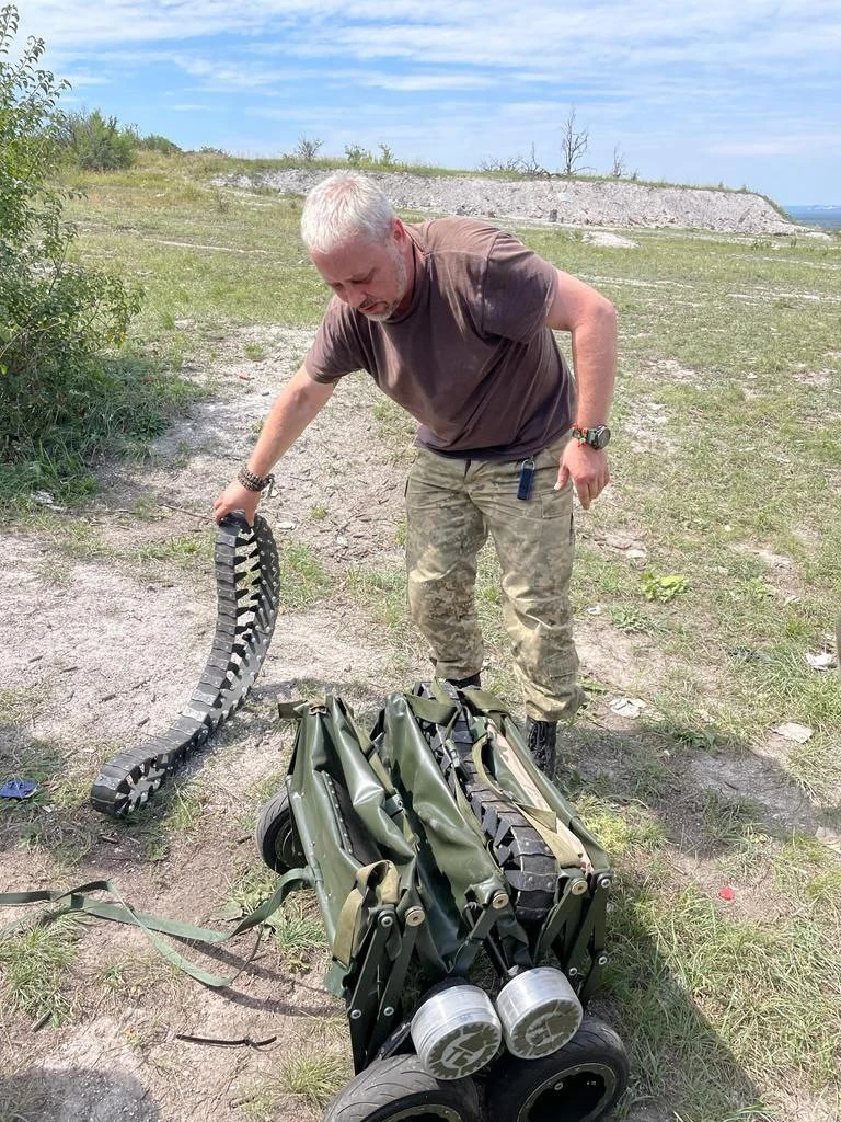 ноші для військових, які їдуть самі