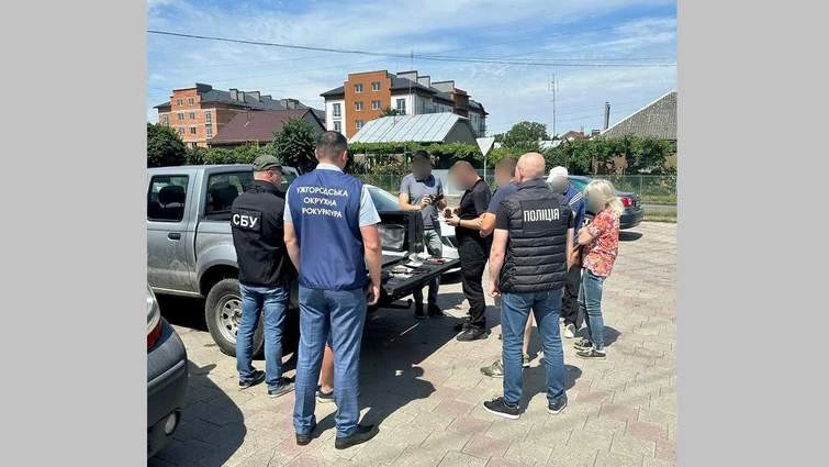 чоловік, що продавав автівки для ЗСУ