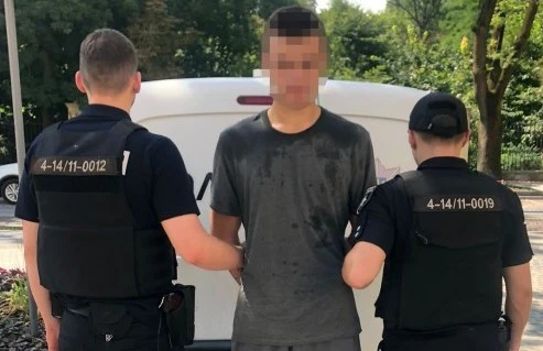підліток побив чоловіка
