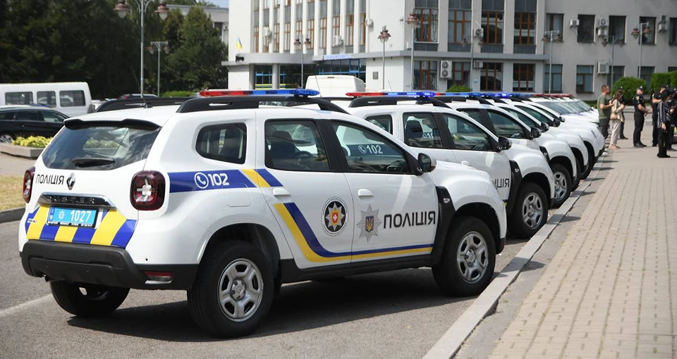автівки для поліцейських офіцерів громади на Рівненщині