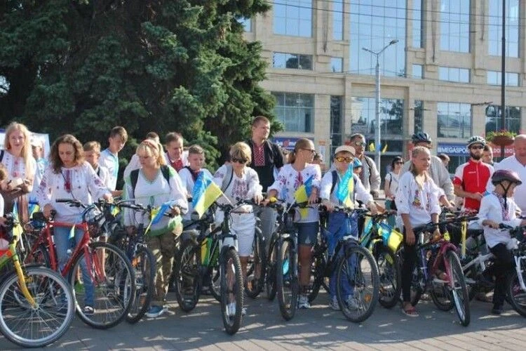 велопробіг у вишиванках