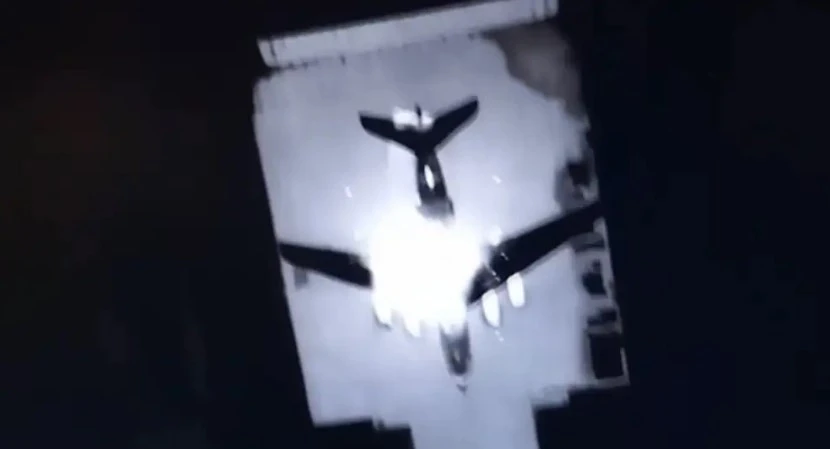 На фото: удар по авіабазі Пскова та знищені Іл-76