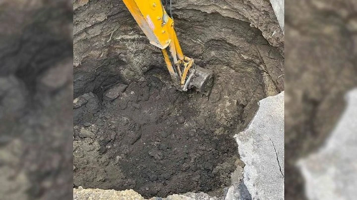 провалля у Золочеві