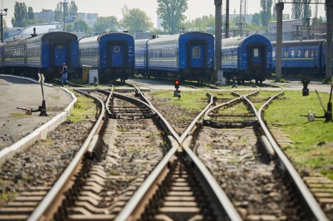 На фото: потяги