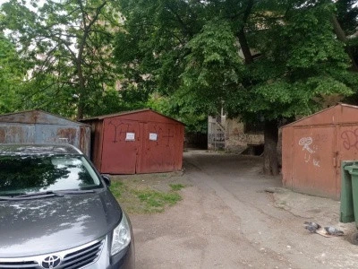 старі гаражі