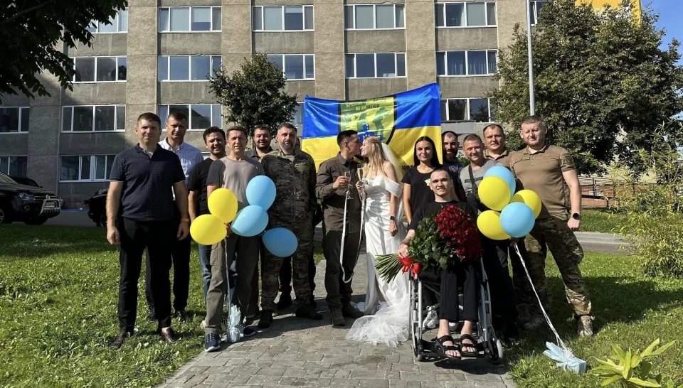 одруження у центрі Незламні