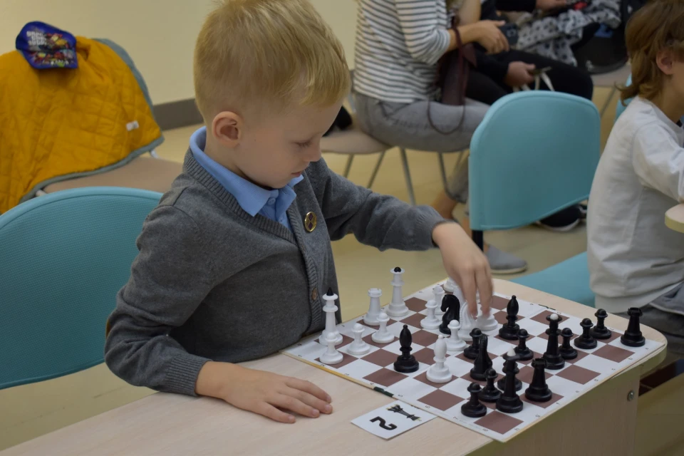 На фото: шахісти-дошкільнята