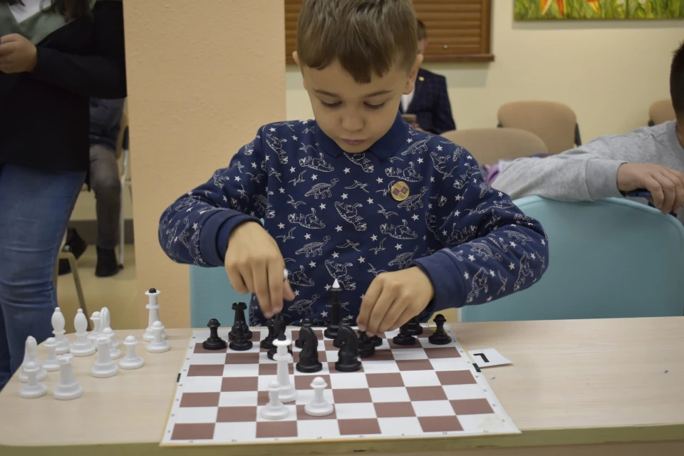 На фото: шахісти-дошкільнята
