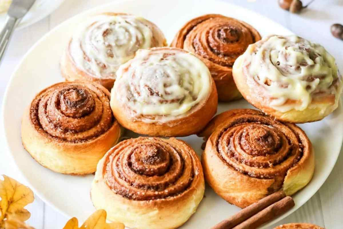 Синнабон / Cinnabon - нежнейшие булочки с корицей. Пошаговый рецепт.