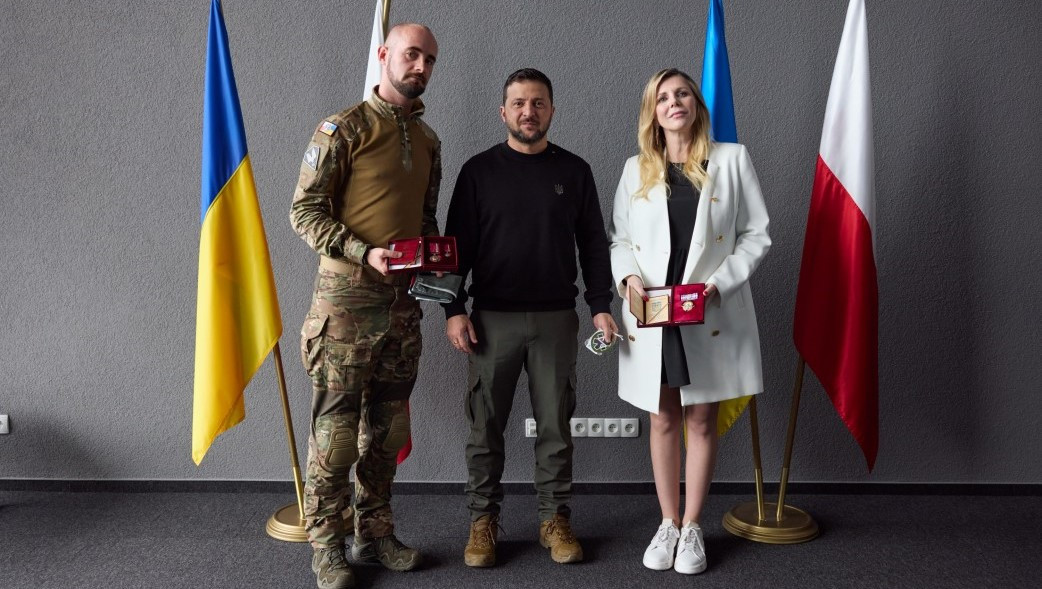 Зеленський відзначив державними нагородами польських волонтерів