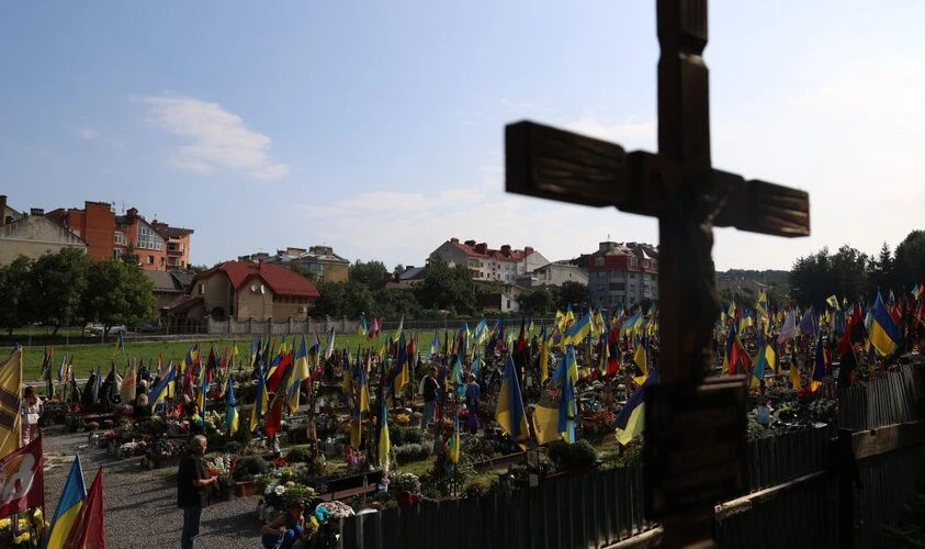 могили захисників у Львові