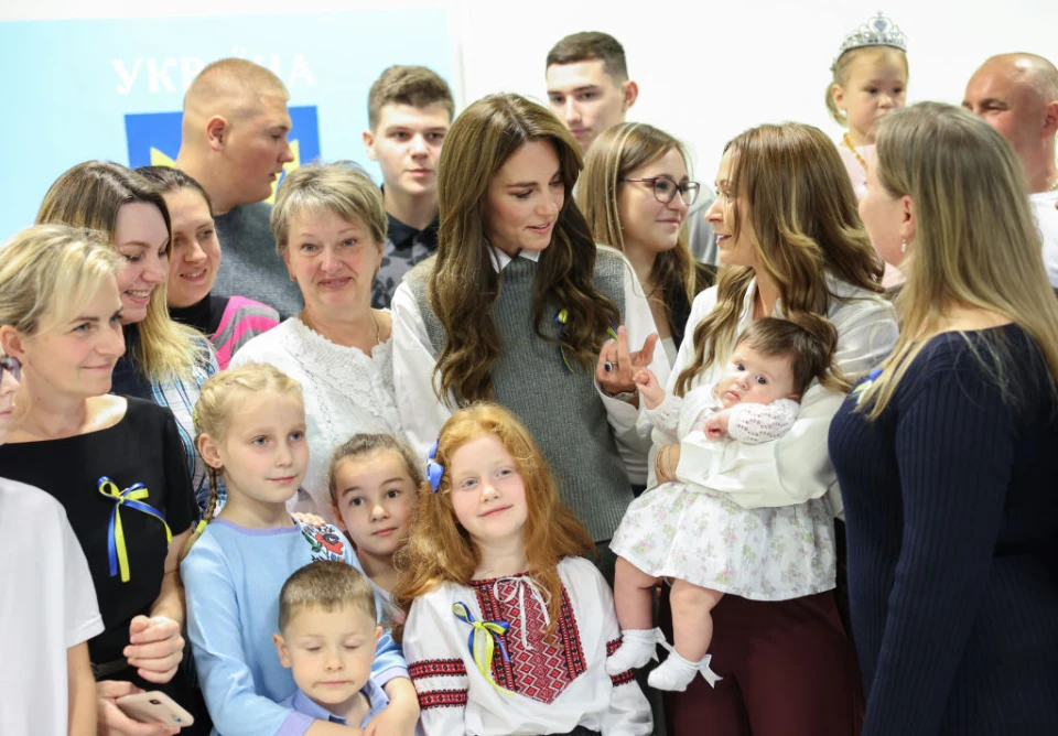 На фото: Кейт Міддлтон відвідала українських біженців