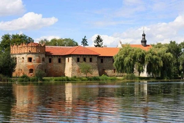 ТОП-10 замків і фортець в Україні, які варто відвідати