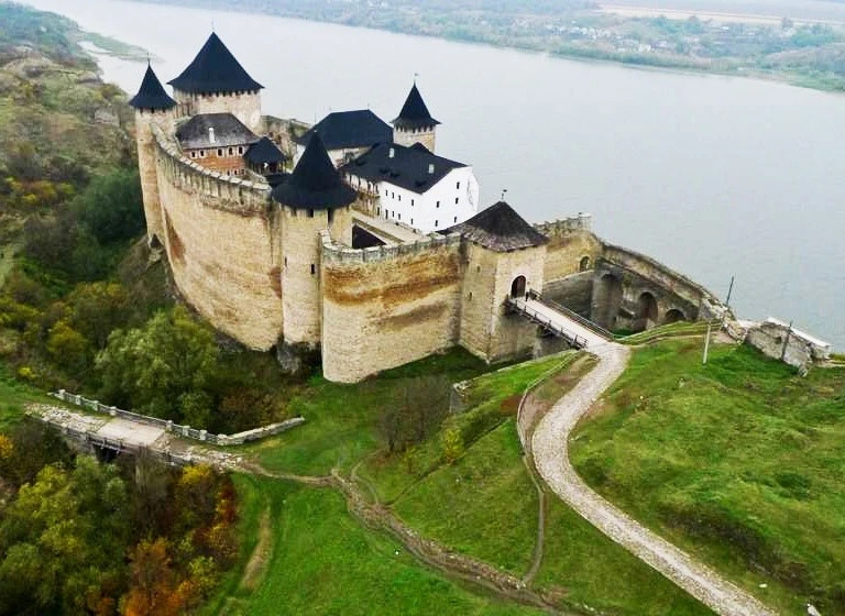 ТОП-10 замків і фортець в Україні, які варто відвідати