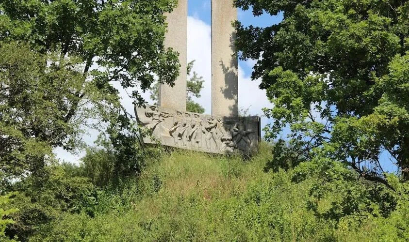 радянський монумент у с. Ситихів