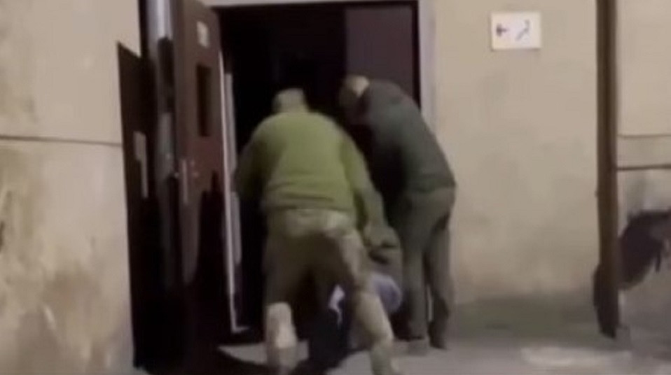 військові затримали призовника у Львові