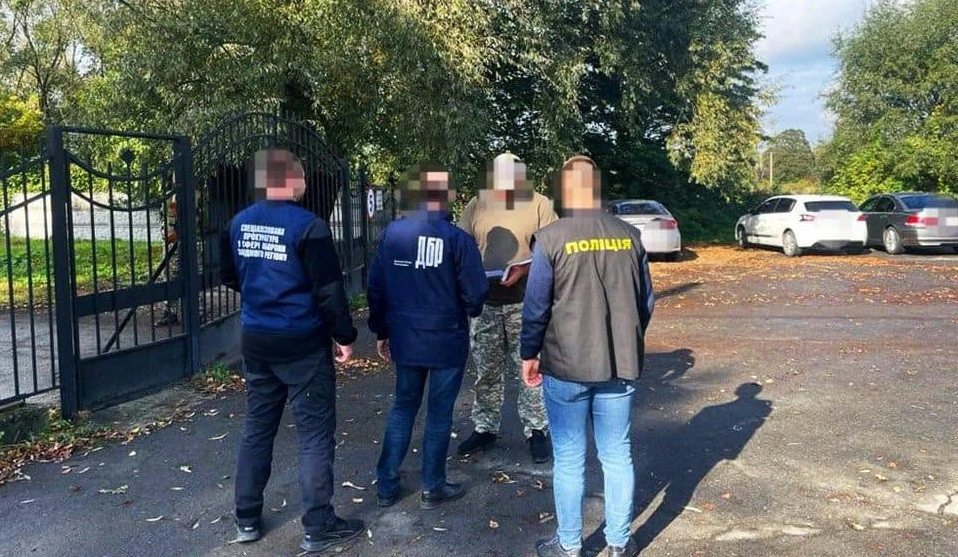 підозрюваний посадовець військкомату