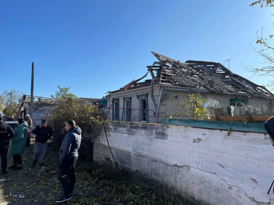 Наслідки влучання російської ракети по селу Обухівка Дніпропетровської області