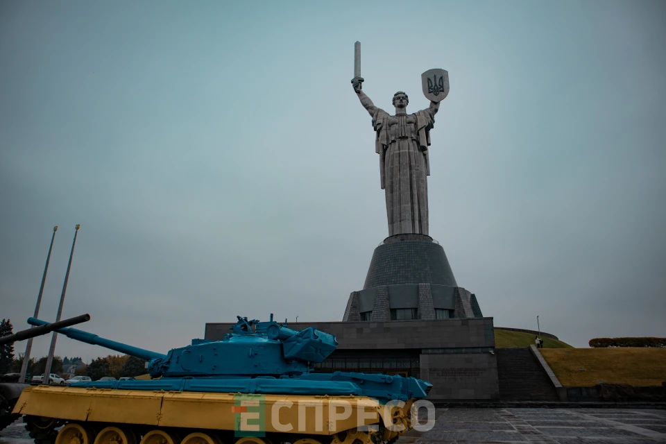 In photo: Monument "Motherland is motherland"