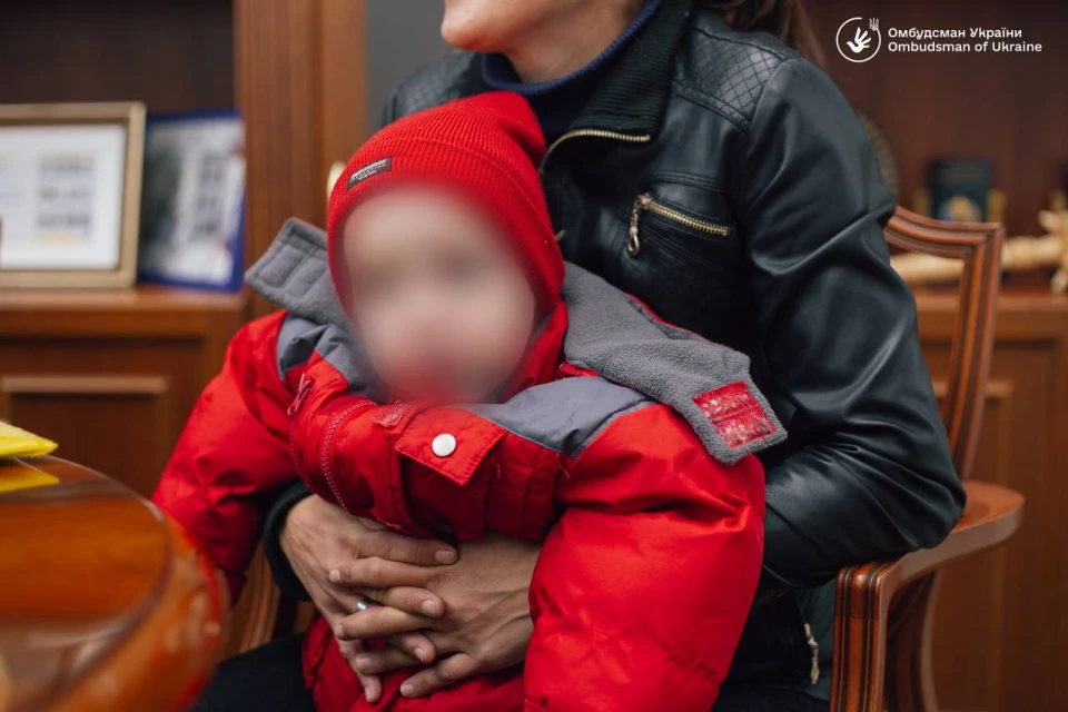 В Україну повернули ще трьох викрадених росіянами дітей