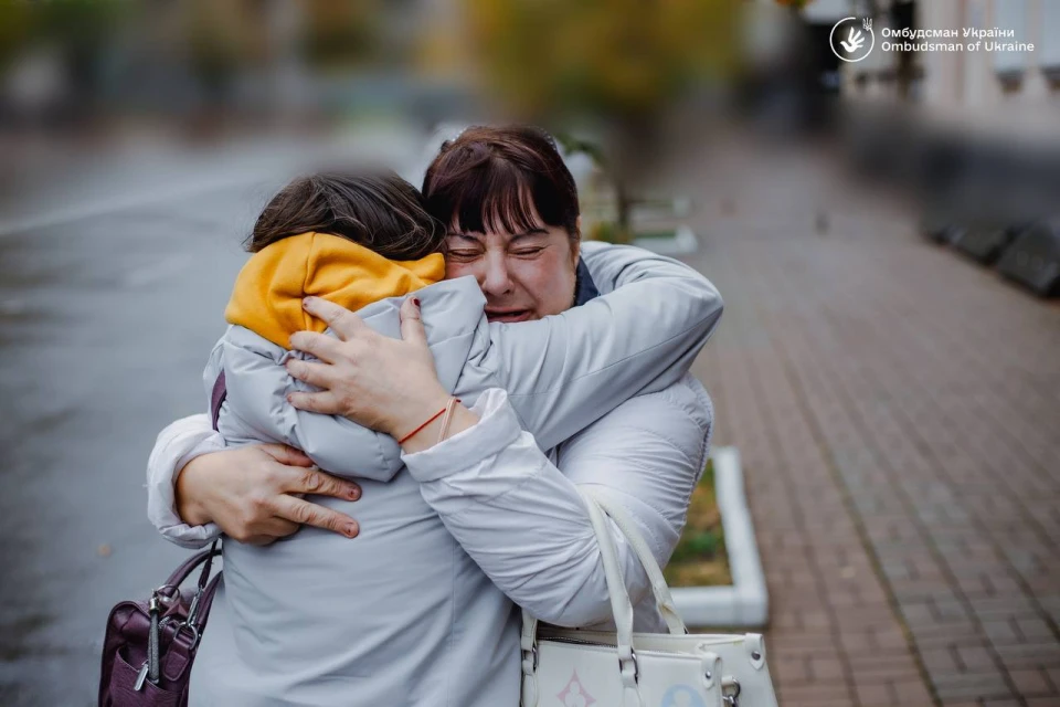 В Україну повернули ще трьох викрадених росіянами дітей