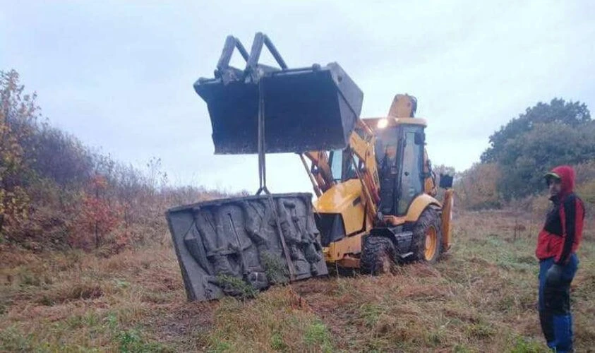У Ситихові демонтували радянський монумент